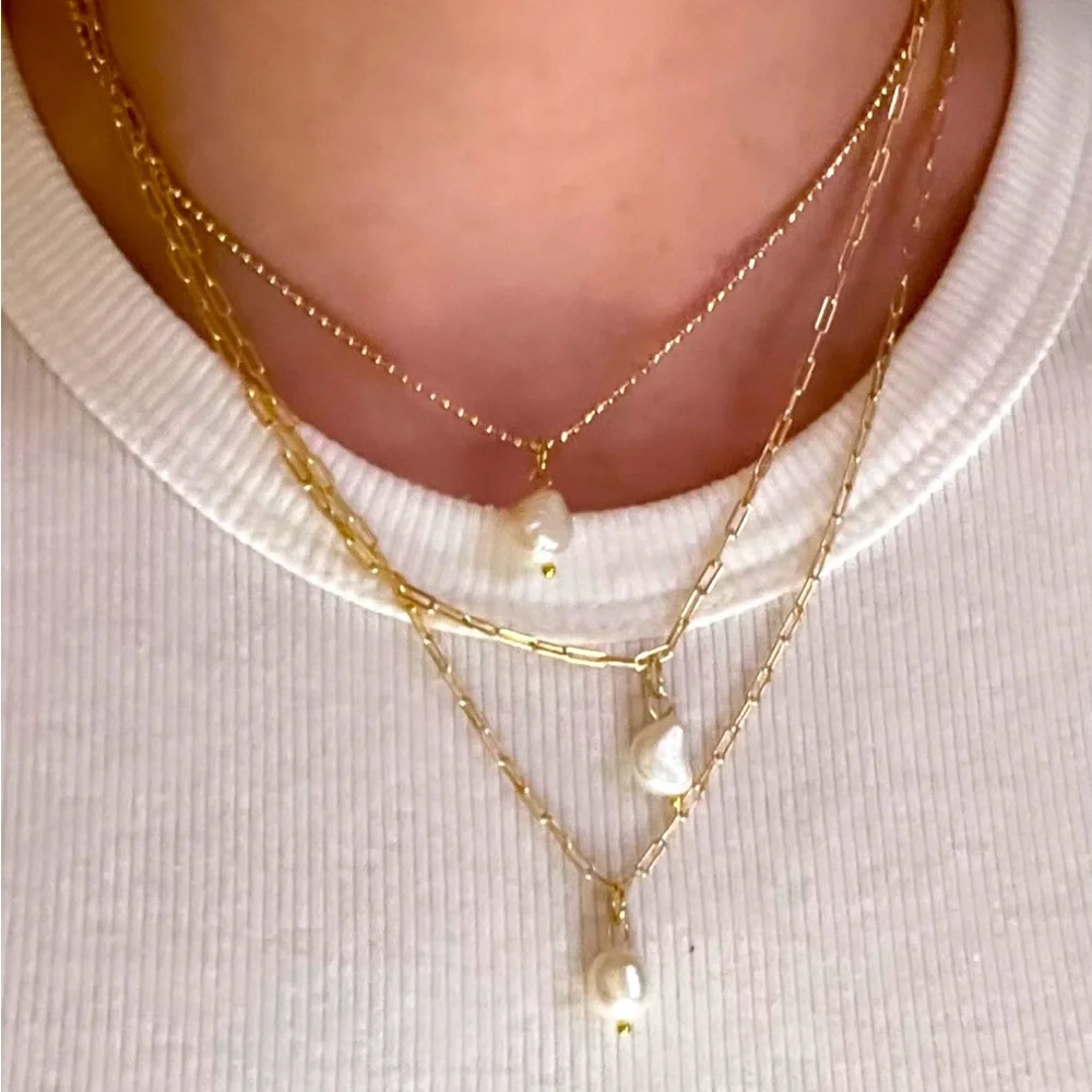 Pearl charm necklace - Picture 1 of 3